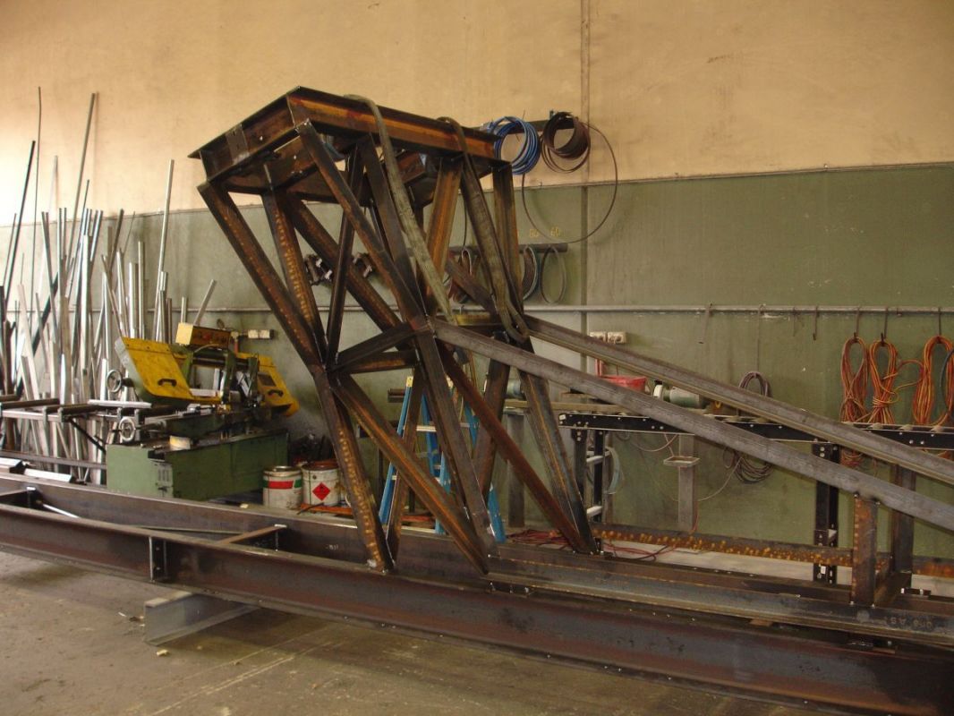 Conveyor and Base